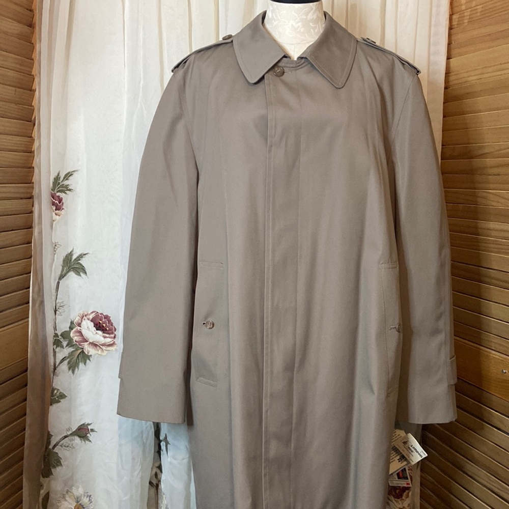 NWT London Fog Rainwear Taupe, 44R